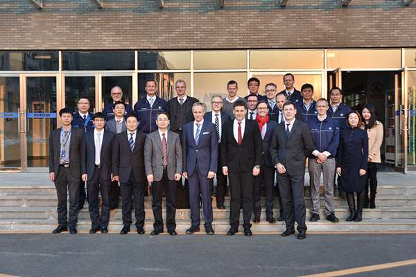 华晨宝马团队莅临新松公司参观考察 华晨宝马团队莅临新松公司参观考察