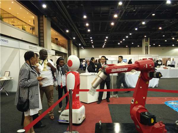 1536224223128101.jpg 新松-南非技术展参展照片 (1).jpg