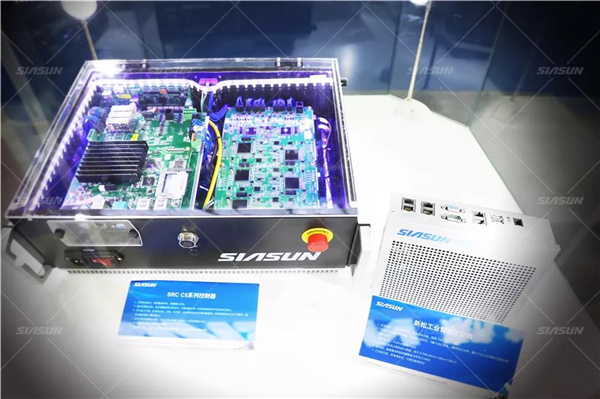 1558406041436612.jpg (图)SRC C5新一代机器人智能控制系统闪耀展会.jpg
