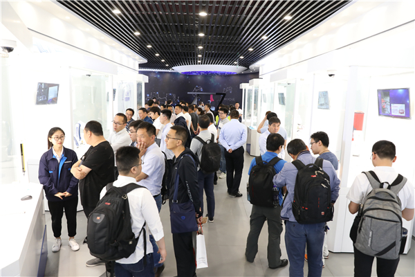 1558406105940905.jpg 7A2A8414.jpg