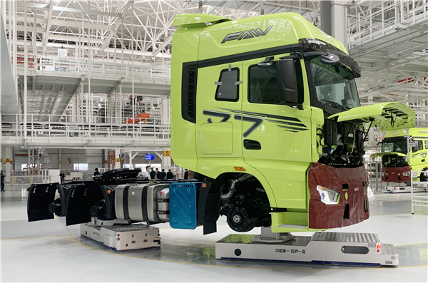 1639635904818001.jpg 双车联动带载转弯.jpg