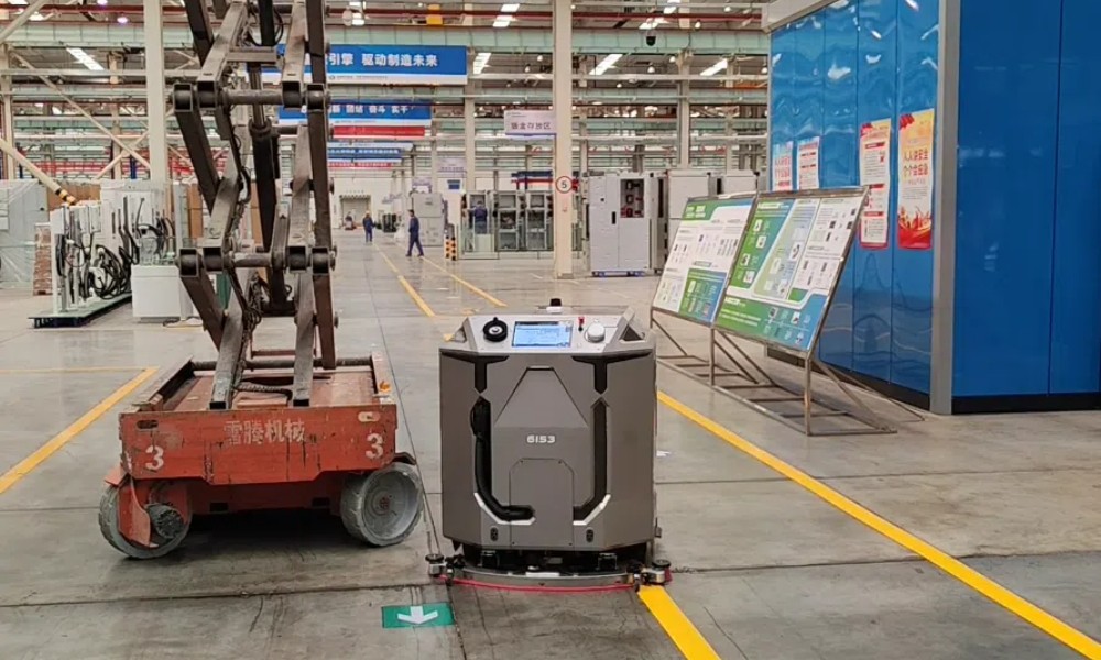 电力行业车间星卫来机器人清洁方案