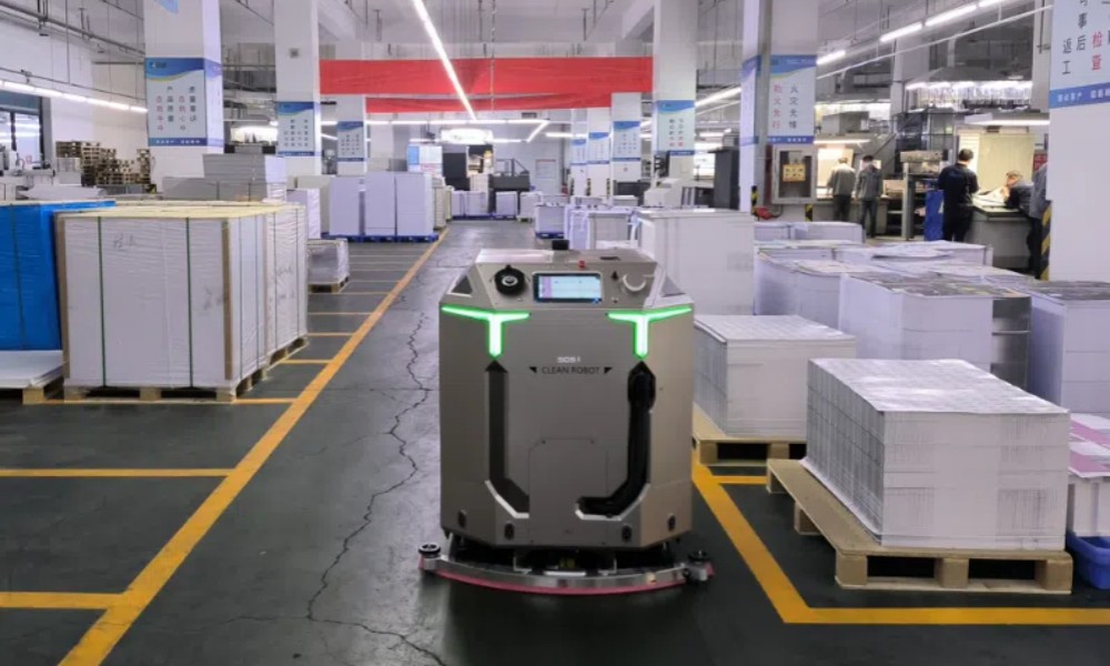 印刷车间星卫来机器人清洁方案